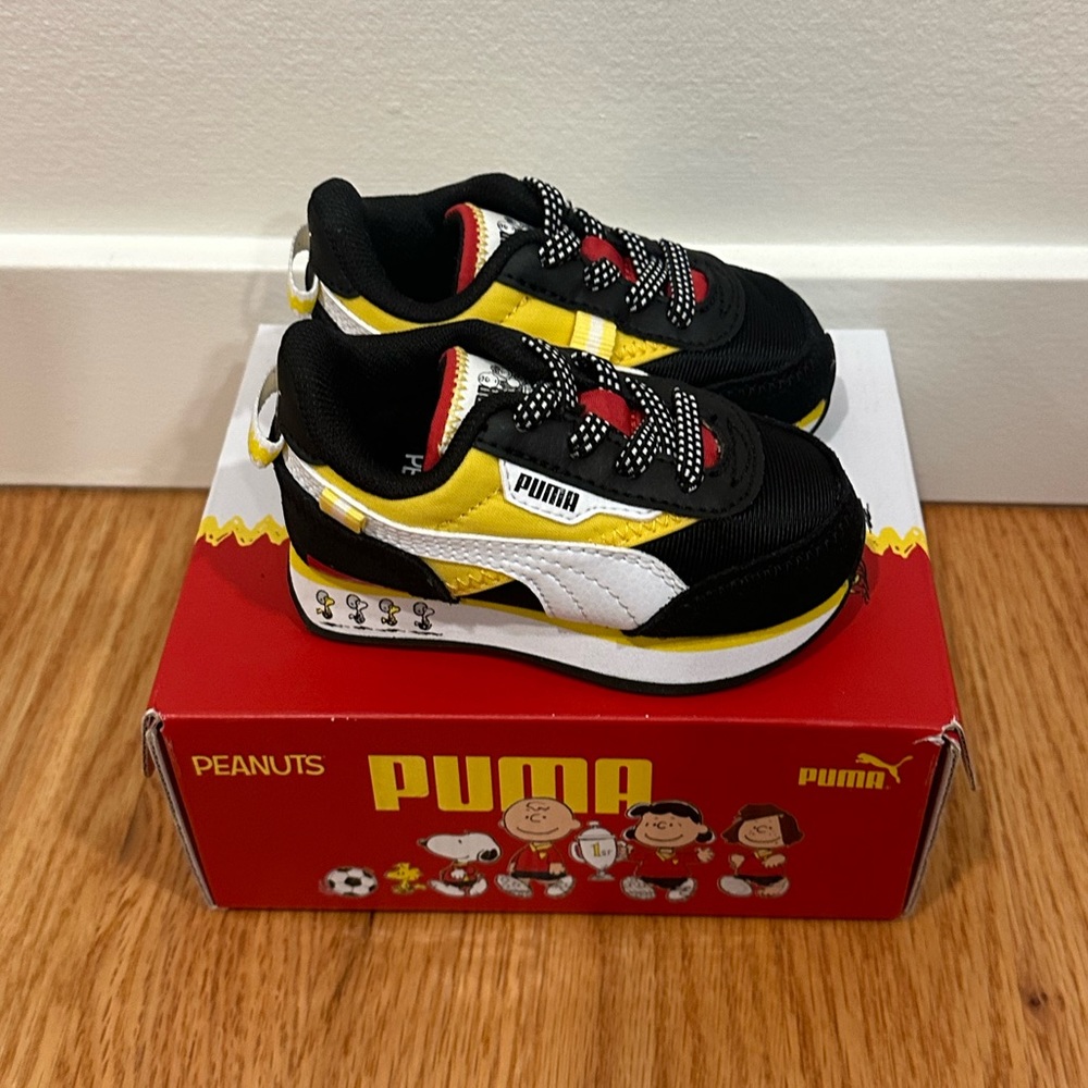 NIB Puma Peanuts Future Rider Sneaker, Toddler Size 4